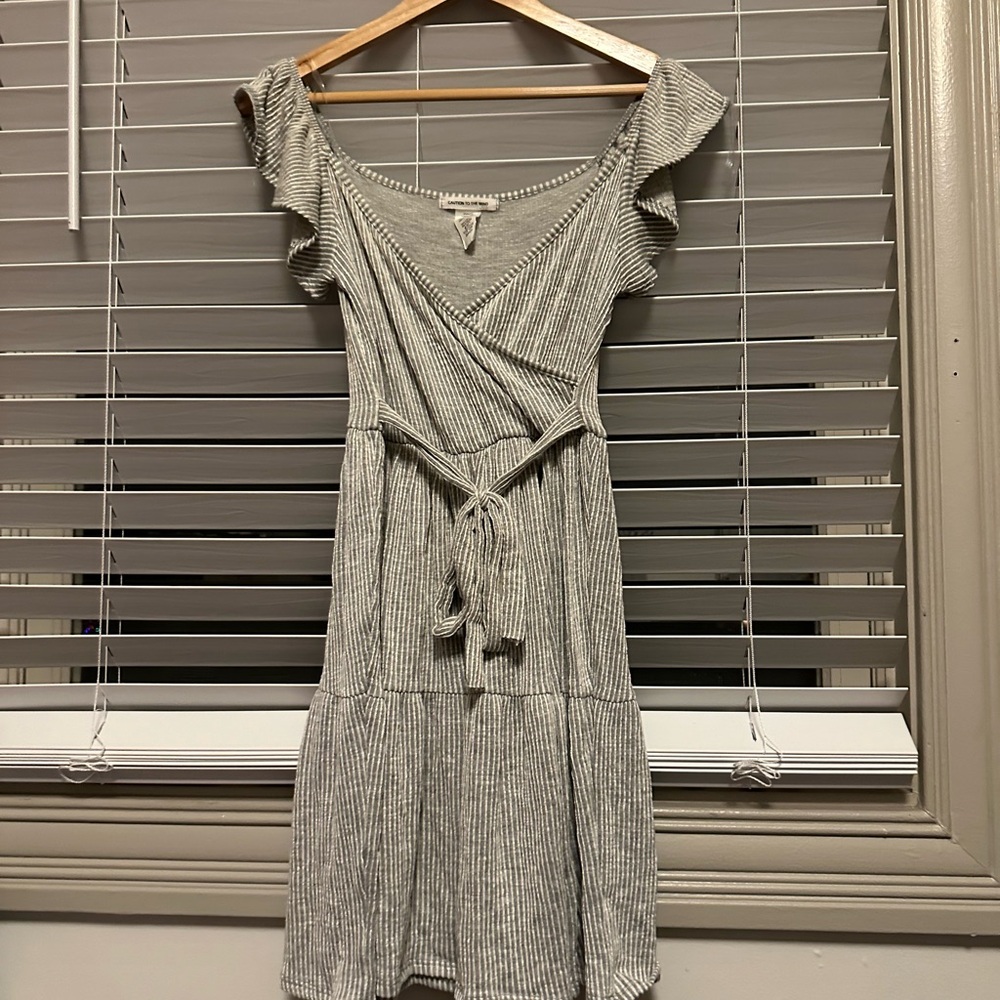 Dress - Picture 2 of 4